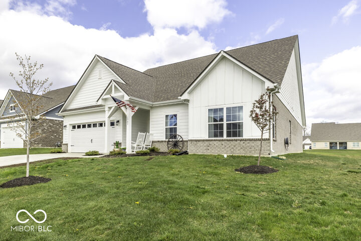 561 Riviera Place  Greenwood IN 46143 photo
