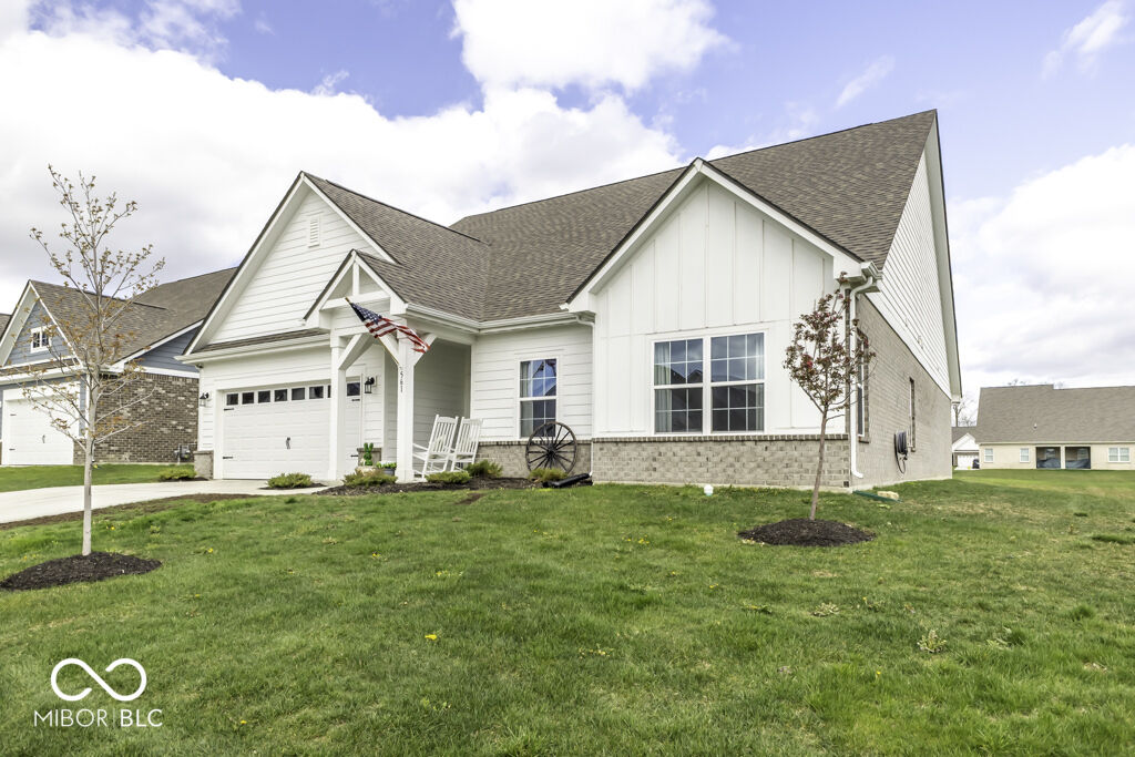 Property Photo:  561 Riviera Place  IN 46143 