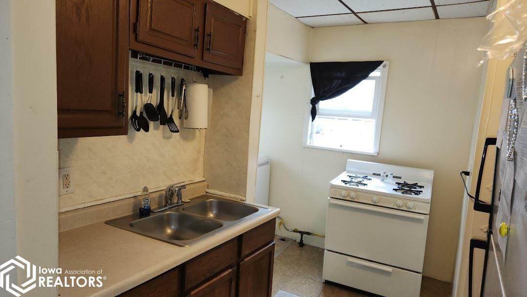Property Photo: 231-233 8th Street IA 50401