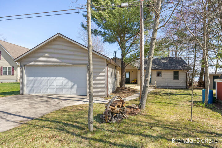 Property Photo:  1599 E Clearwater Street  MI 49327 
