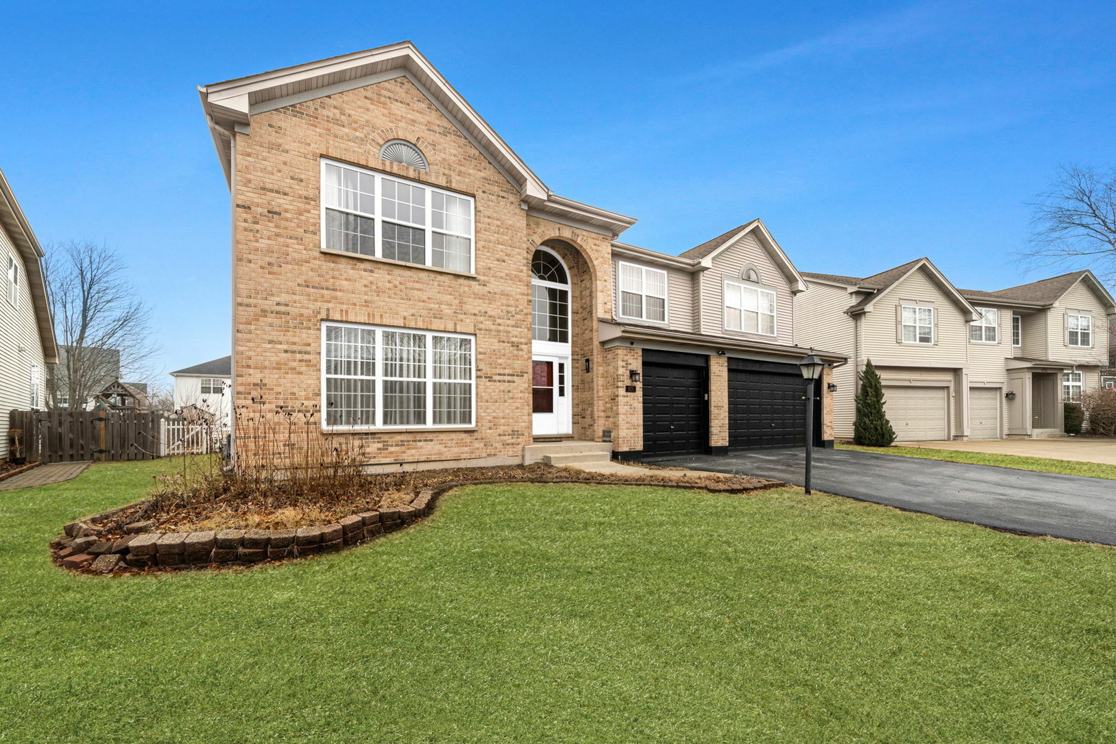 4711 Windridge Court  Carpentersville IL 60110 photo