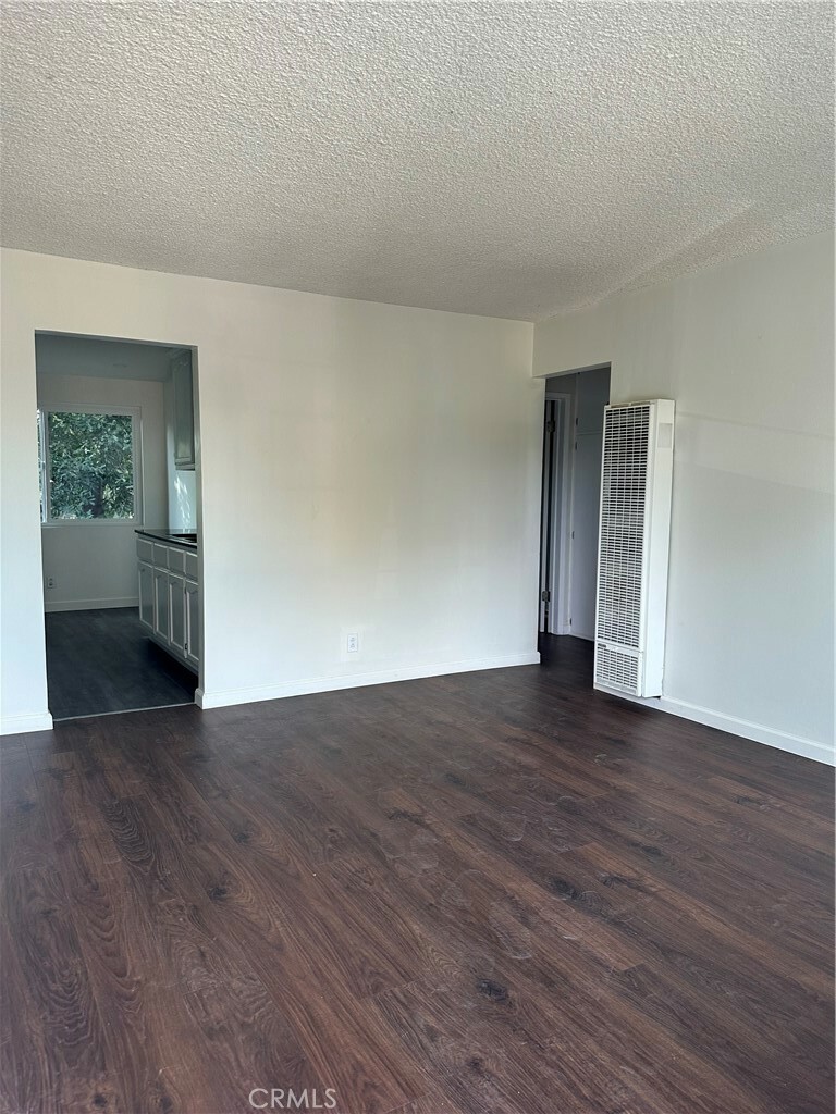 Property Photo: 8601 Chestnut Avenue CA 90280