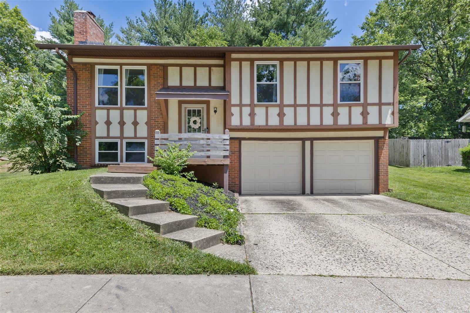 1638 Prestonpark Lane  St Louis MO 63146 photo