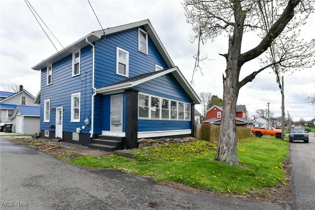 402 Church Street  Louisville OH 44641 photo