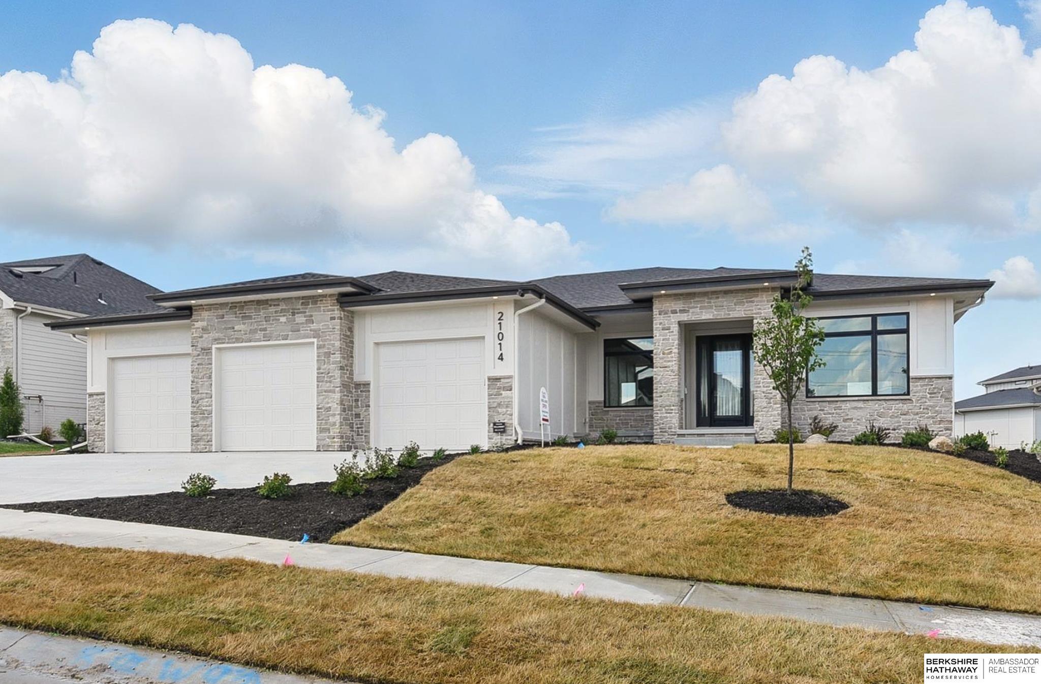 Property Photo: 21014 E Street NE 68022