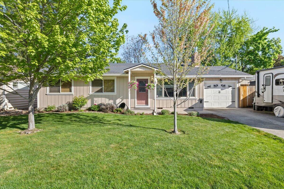 Property Photo: 1217 Fortune Drive OR 97504