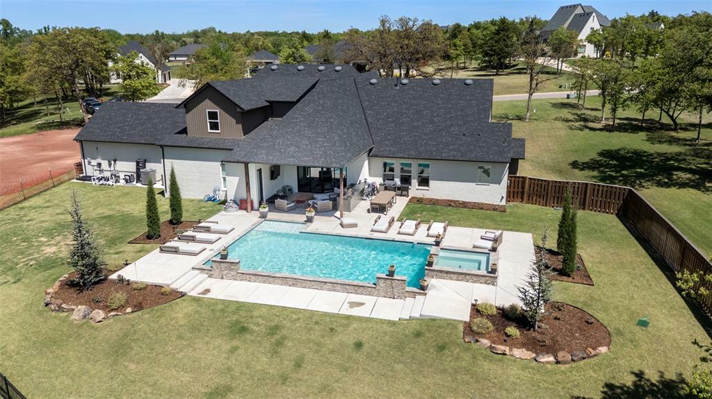 Property Photo: 4424 Moulin Road OK 73034