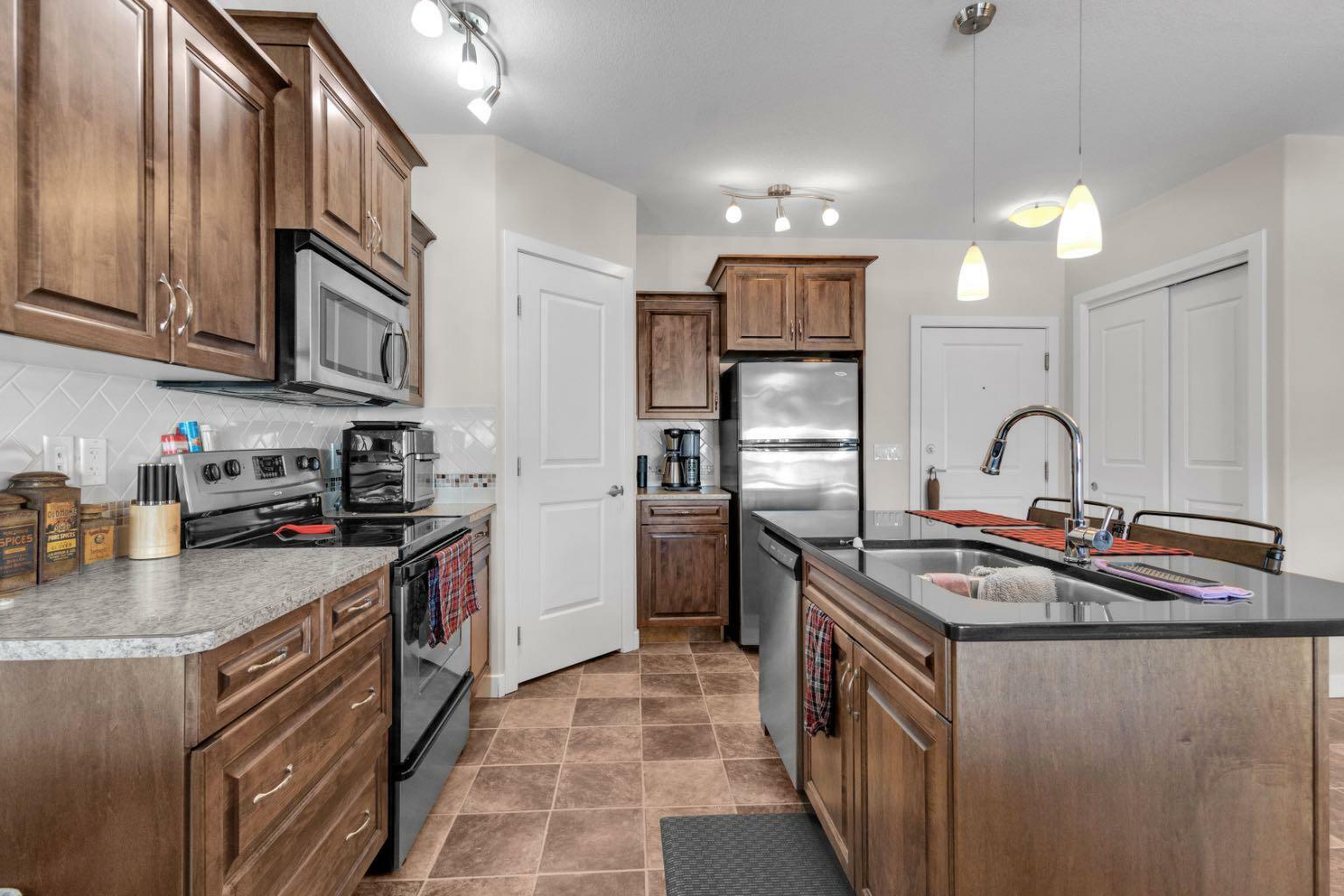 Property Photo: 5110 36 Street 205 AB T4N 0T2