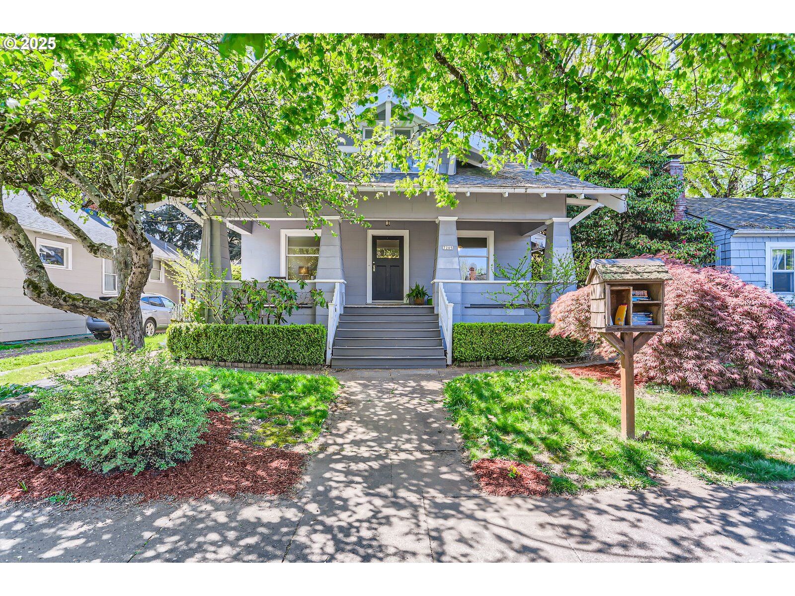 Property Photo: 7205 SE 21st Ave OR 97202