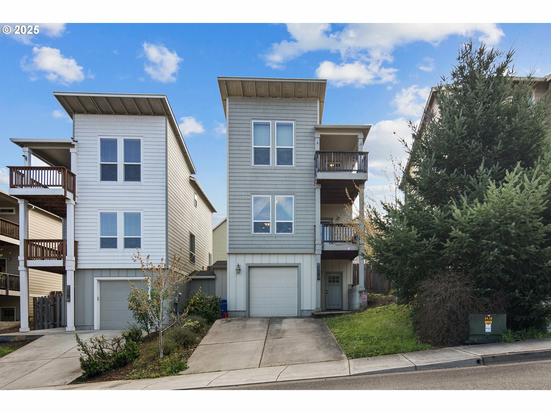 Property Photo: 838 Limelight Ave OR 97304