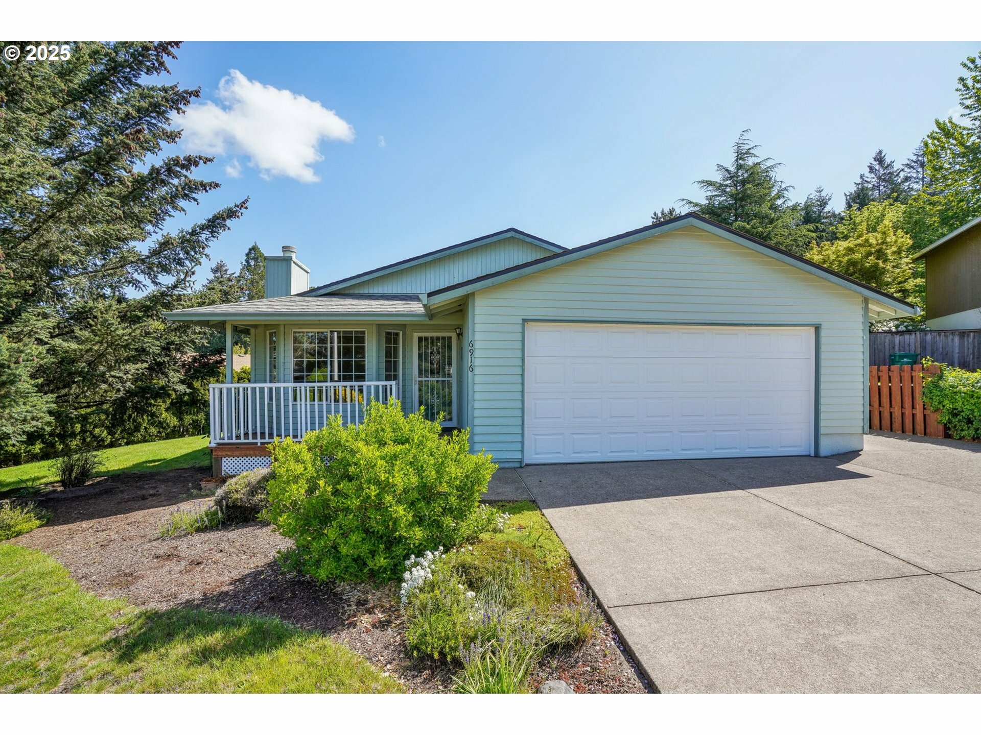 Property Photo:  6916 SE 116th Ave  OR 97266 