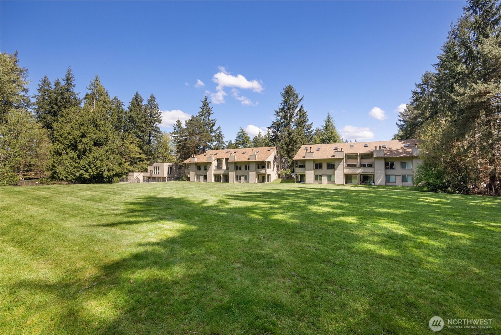 Property Photo: 4401 145th Avenue NE J6 WA 98007