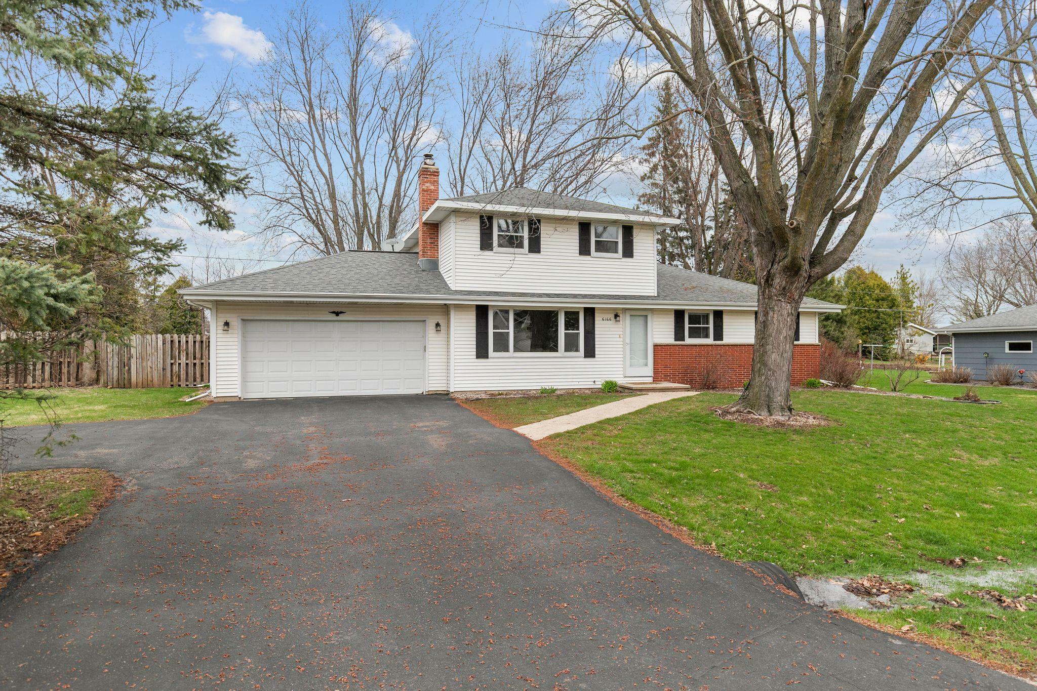 W6166 Colonial Drive  Appleton WI 54914 photo