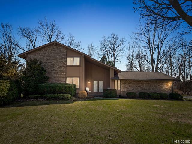 Property Photo: 34429 Oak Forest Drive MI 48331