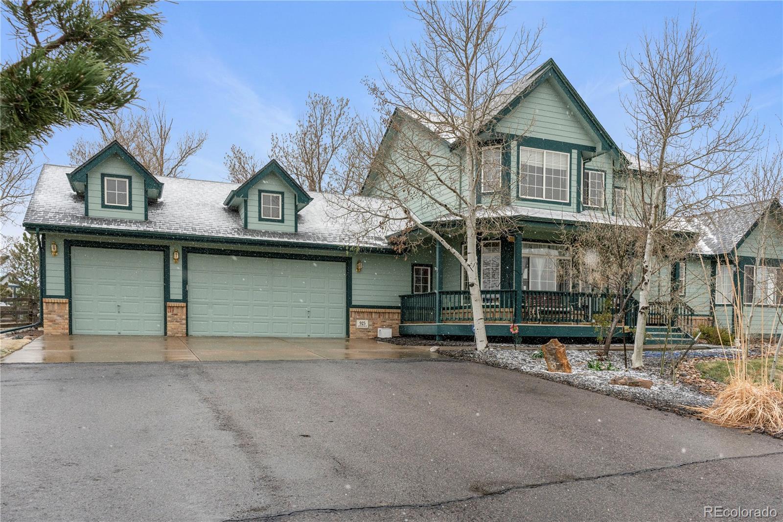 Property Photo:  925 Antelope Drive W  CO 80102 