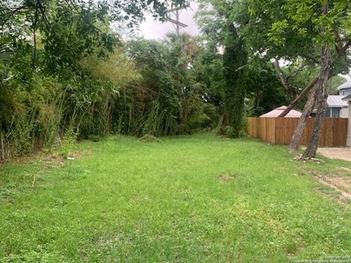 Property Photo: 318 Trail Street TX 78212