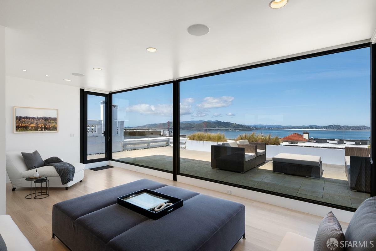 2830 Pacific Avenue  San Francisco CA 94115 photo