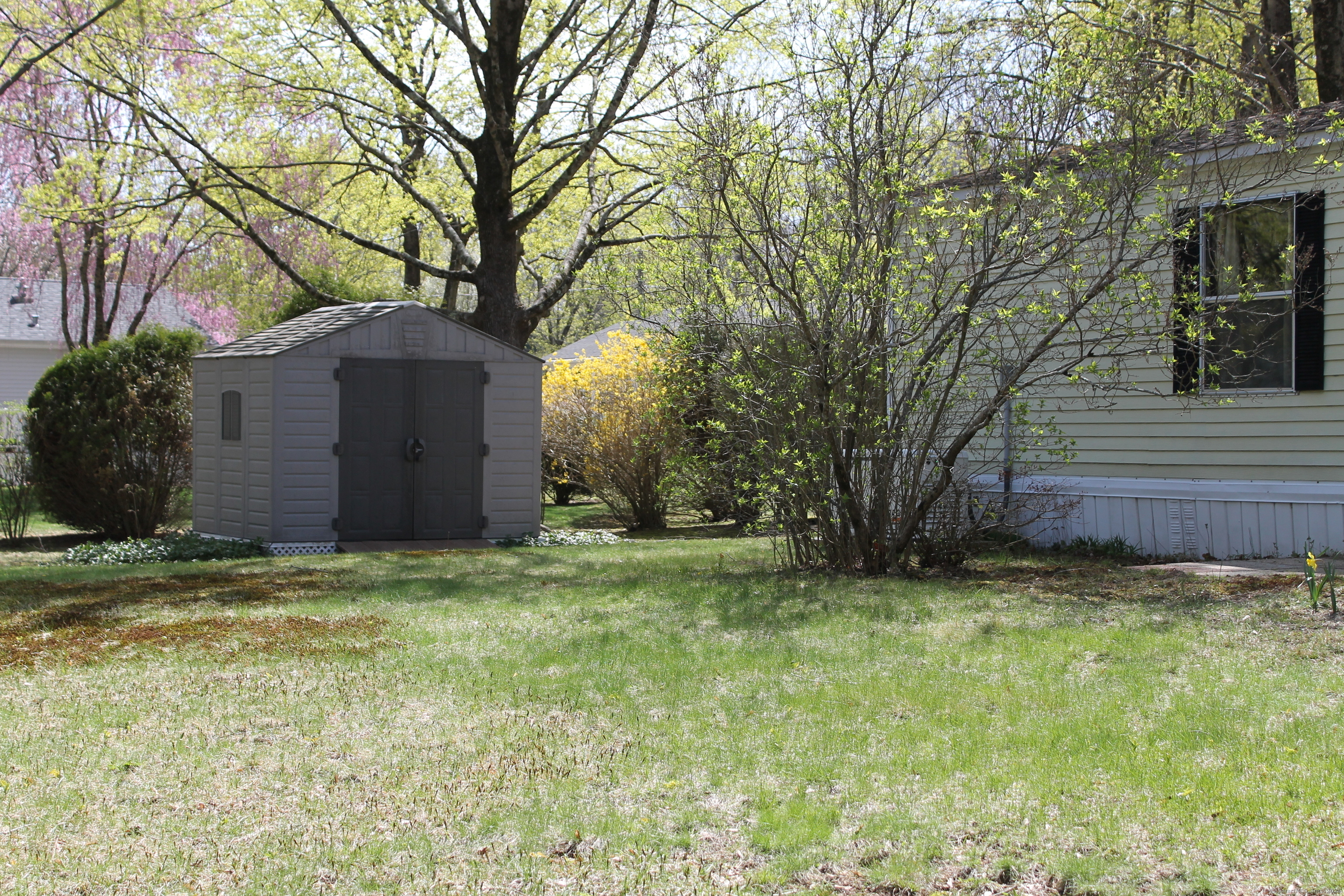 Property Photo: 8 Country Club Trail CT 06419