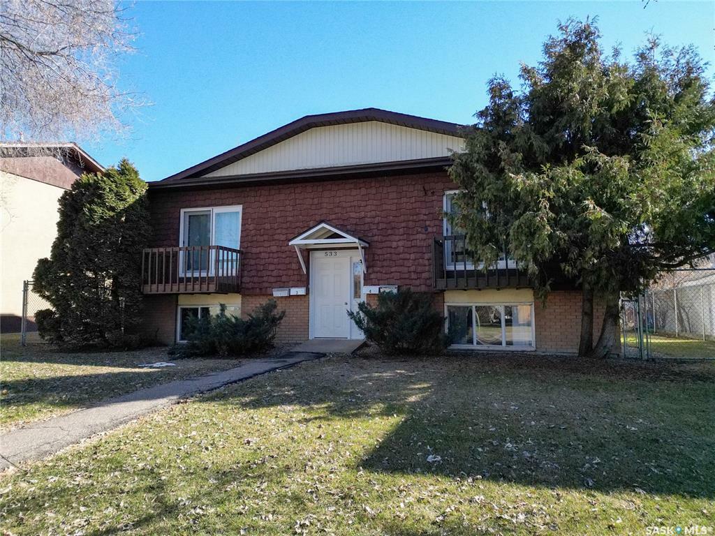 Property Photo: 533 27th Street E SK S6V 1W5