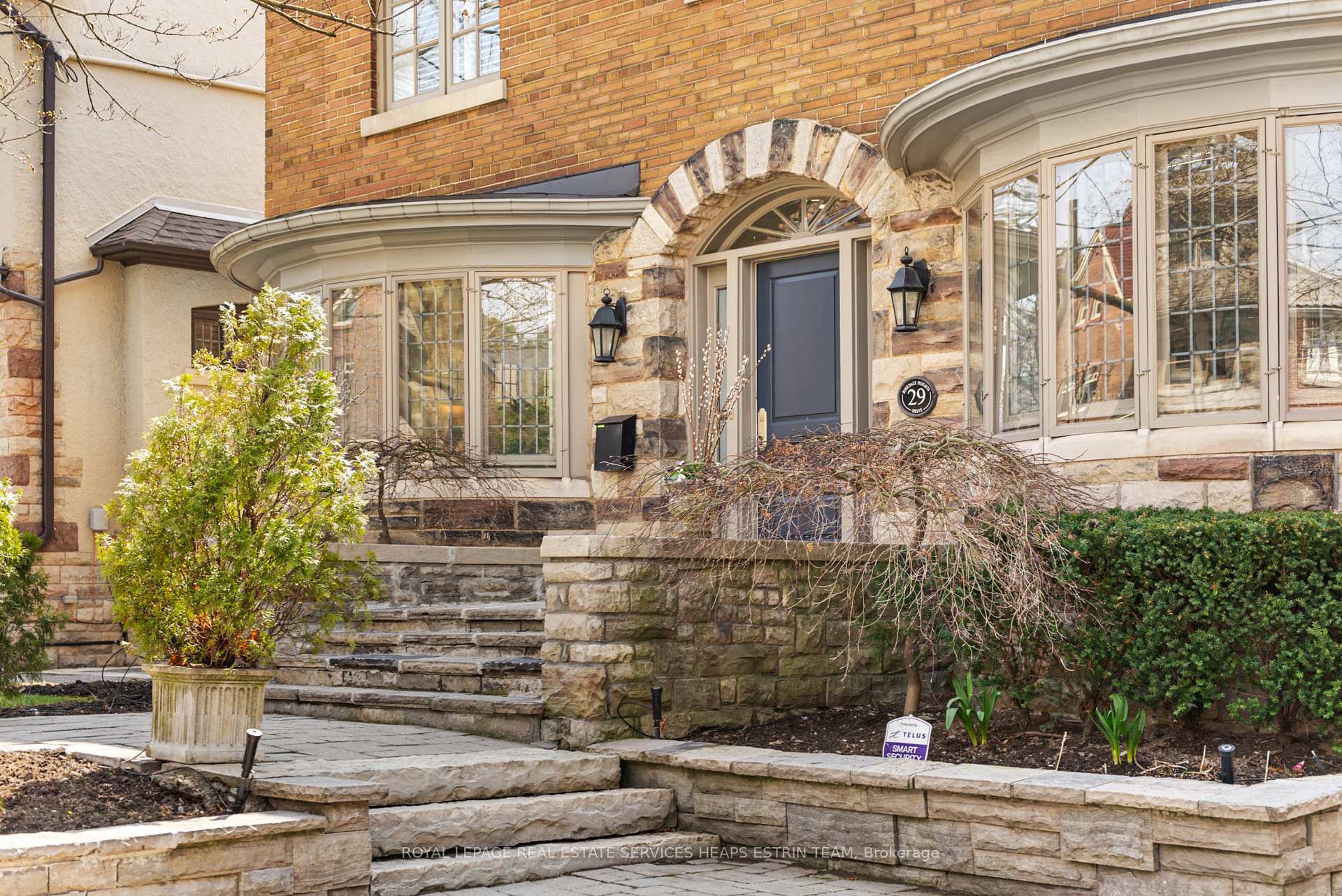 Property Photo: 29 Rosedale Heights Drive ON M4T 1C2