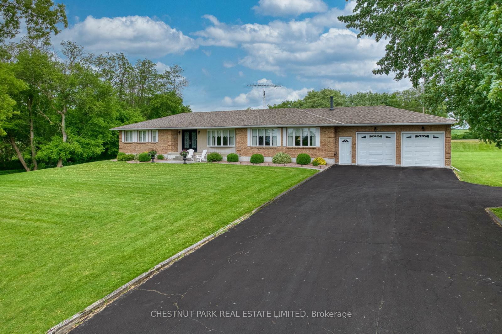 Property Photo:  90 River Road  ON K0E 1L0 