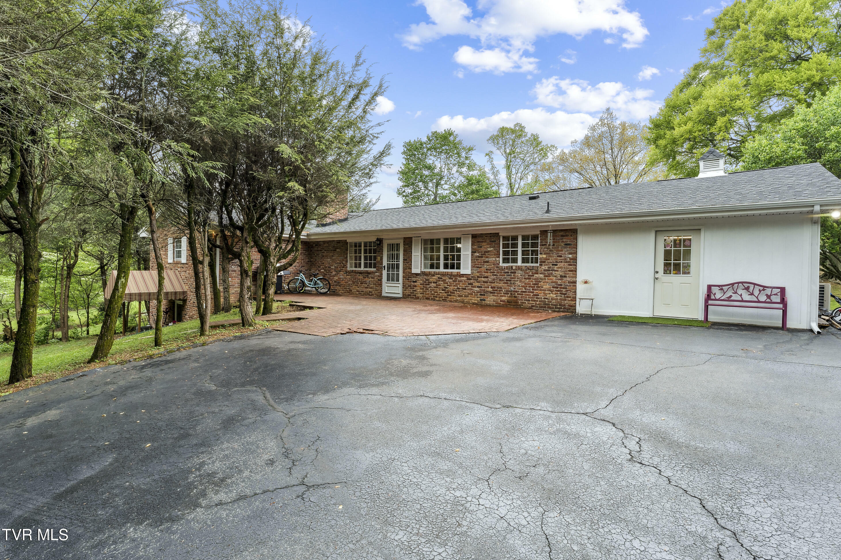 Property Photo: 103 Dogwood Lane TN 37604