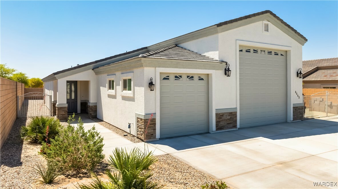 Property Photo: 2542 E Alterna Drive AZ 86426
