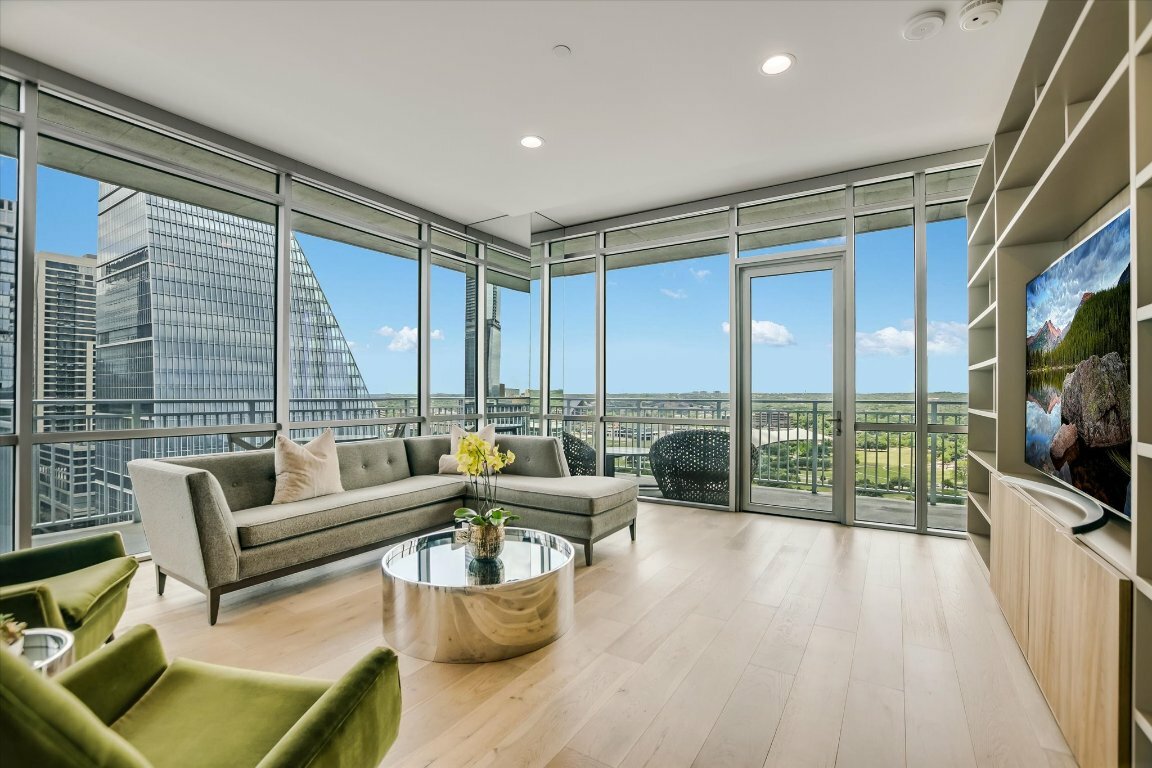 Property Photo: 222 West Avenue 2001 TX 78701