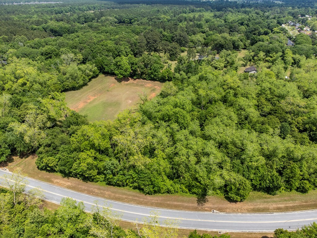 Property Photo: 2914 Barnaby Dr GA 31721