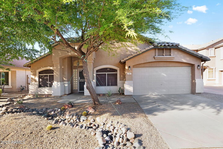 Property Photo: 418 E Clairidge Drive AZ 85143