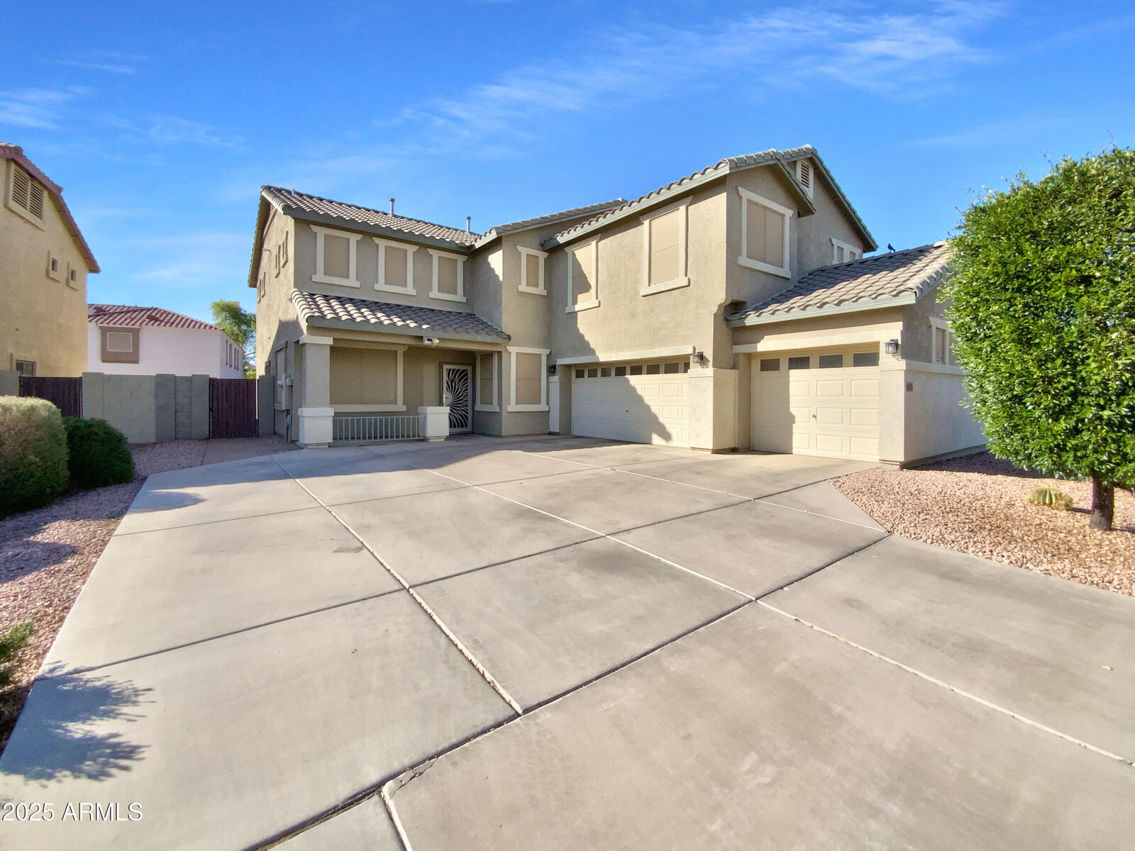 Property Photo: 1274 W Dexter Way AZ 85143