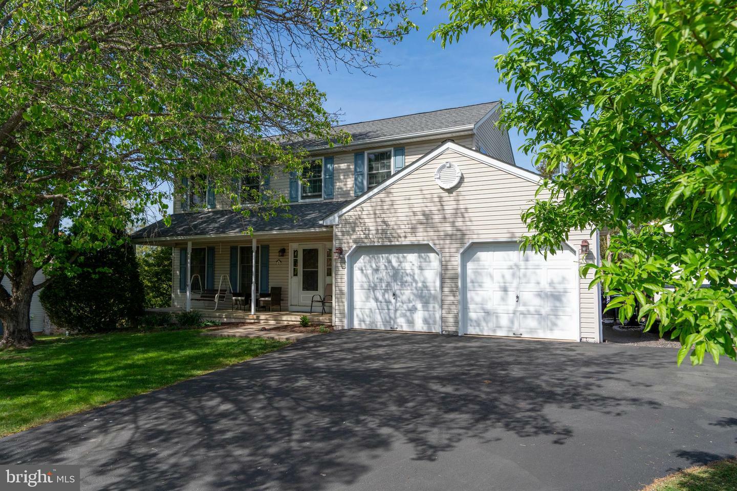 Property Photo: 1069 E 2nd Street PA 18076