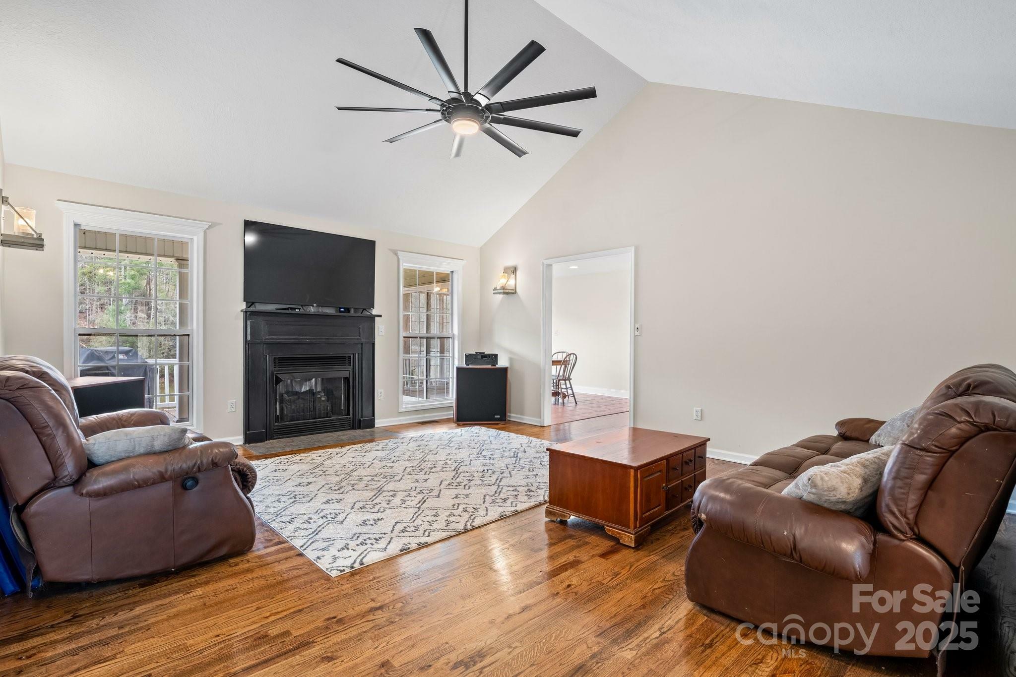 Property Photo: 892 Plantation Drive NC 28752