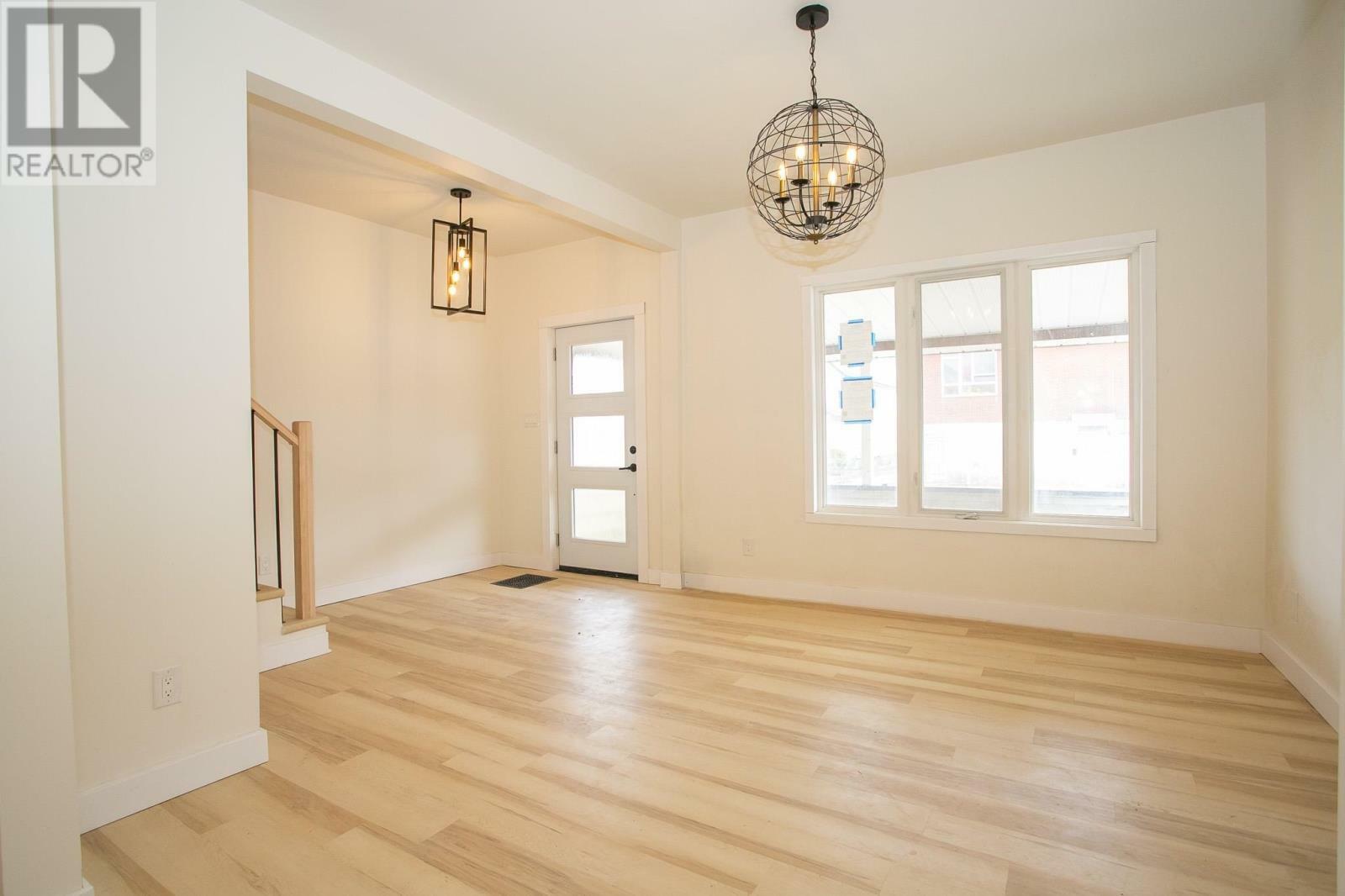 Property Photo: 219 Beverley St ON P6A 1S1