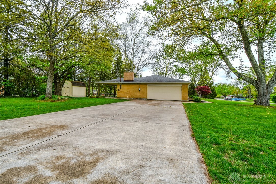 Property Photo: 9711 Ariadne Trail OH 45458