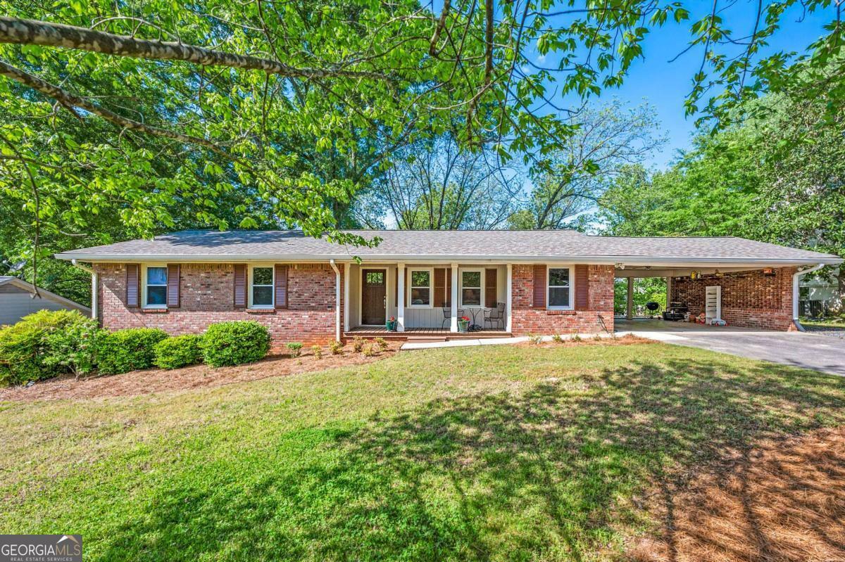 Property Photo: 205 Corinth Court GA 30075