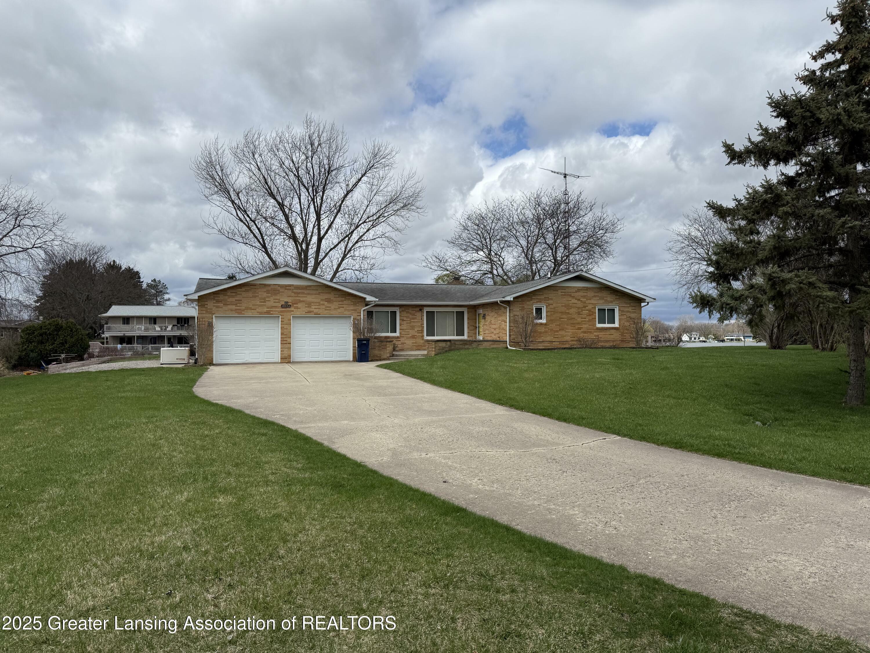 4932 Ottawa Court  Owosso MI 48867 photo