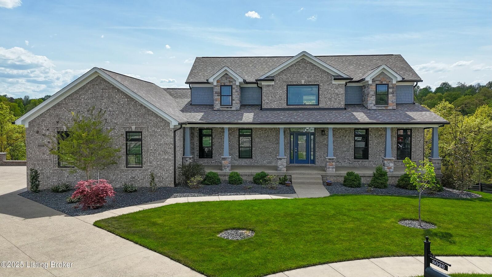 Property Photo:  8026 Wooded Ridge Dr  KY 40214 