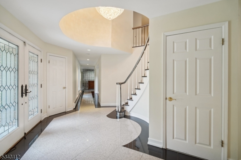 Property Photo:  425 Saddle Back Trl  NJ 07417 