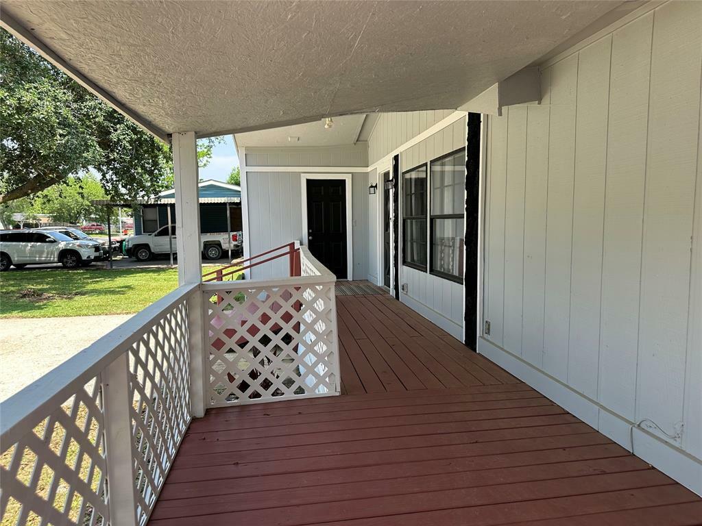 Property Photo: 507 Vista Avenue TX 77520