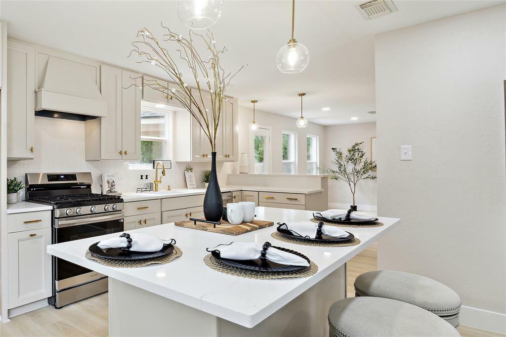 Property Photo: 7811 Ashwell Court TX 77389