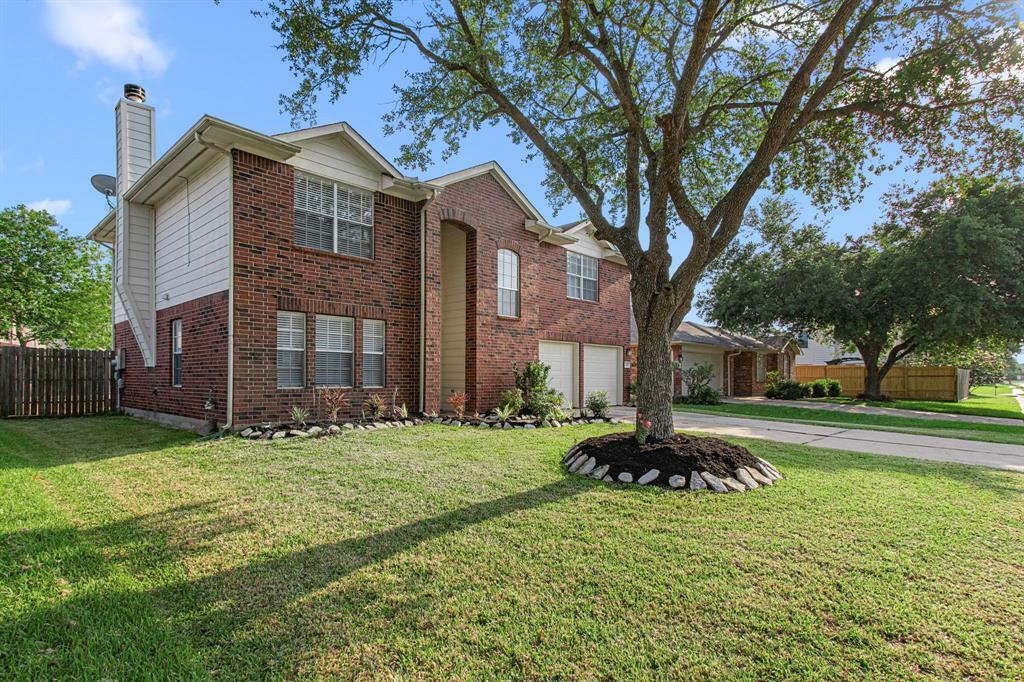 Property Photo: 1427 Hunter Green Lane TX 77545
