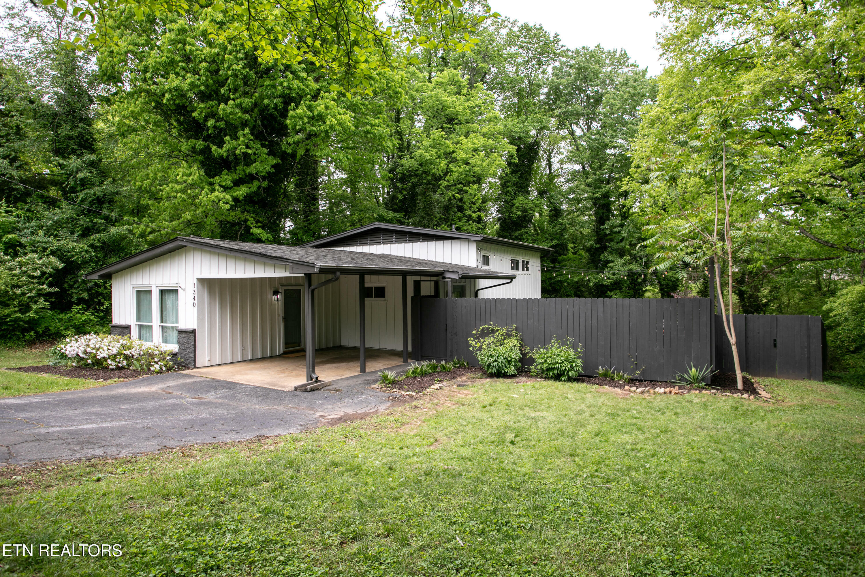 Property Photo: 1340 Sumac Drive TN 37919