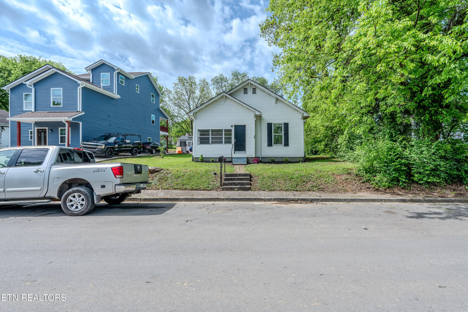 Property Photo: 305 McGinley St TN 37804