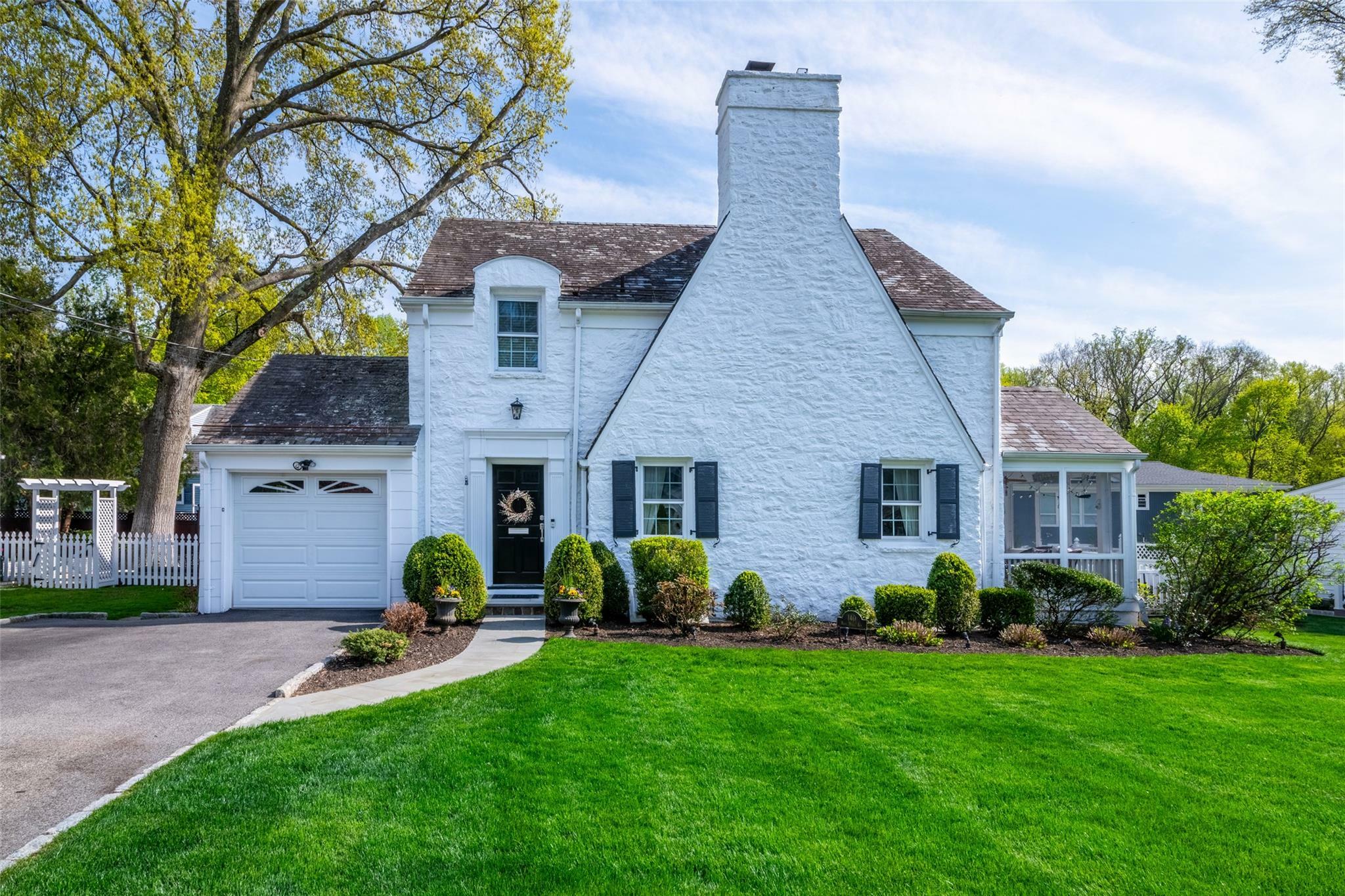 Property Photo: 140 Rosehill Avenue NY 10804