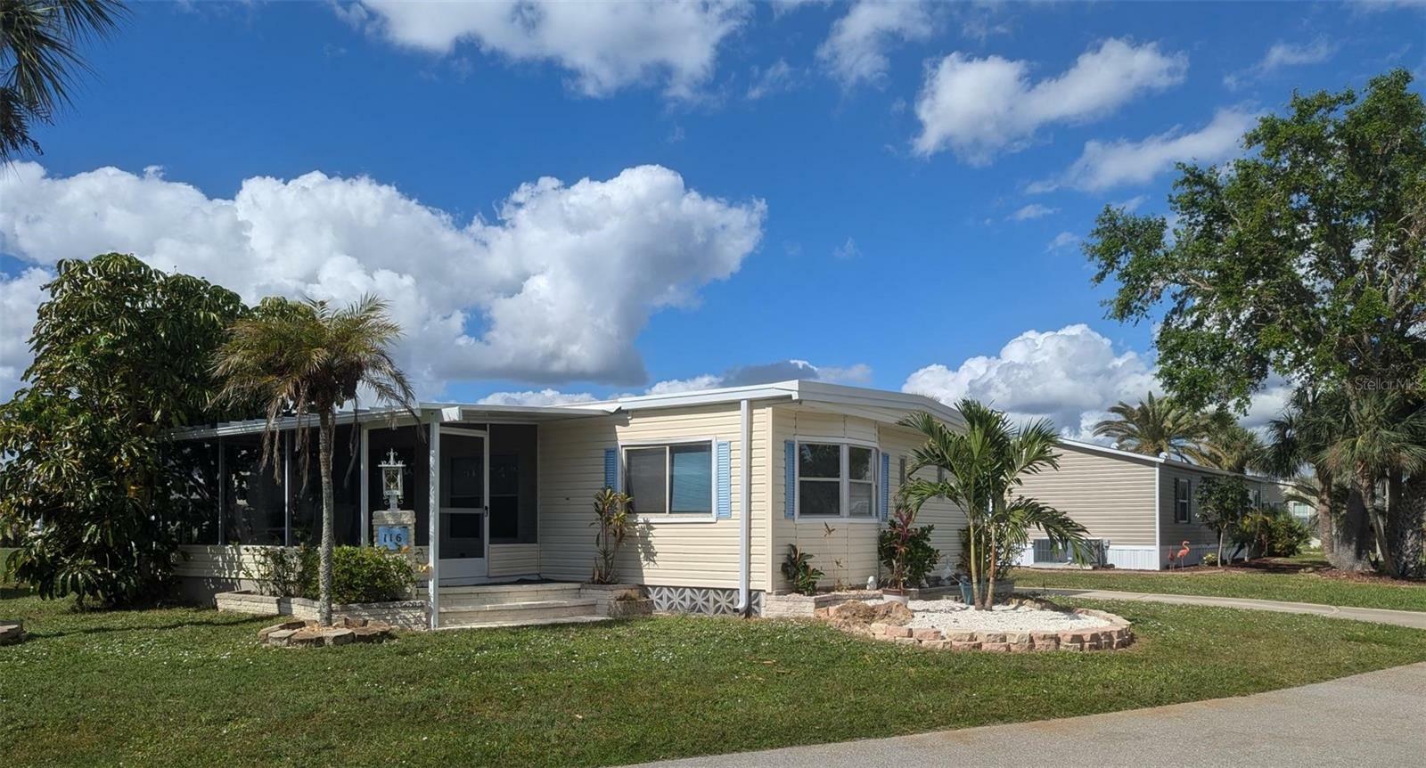 Property Photo: 2100 Kings Hwy 116 FL 33980