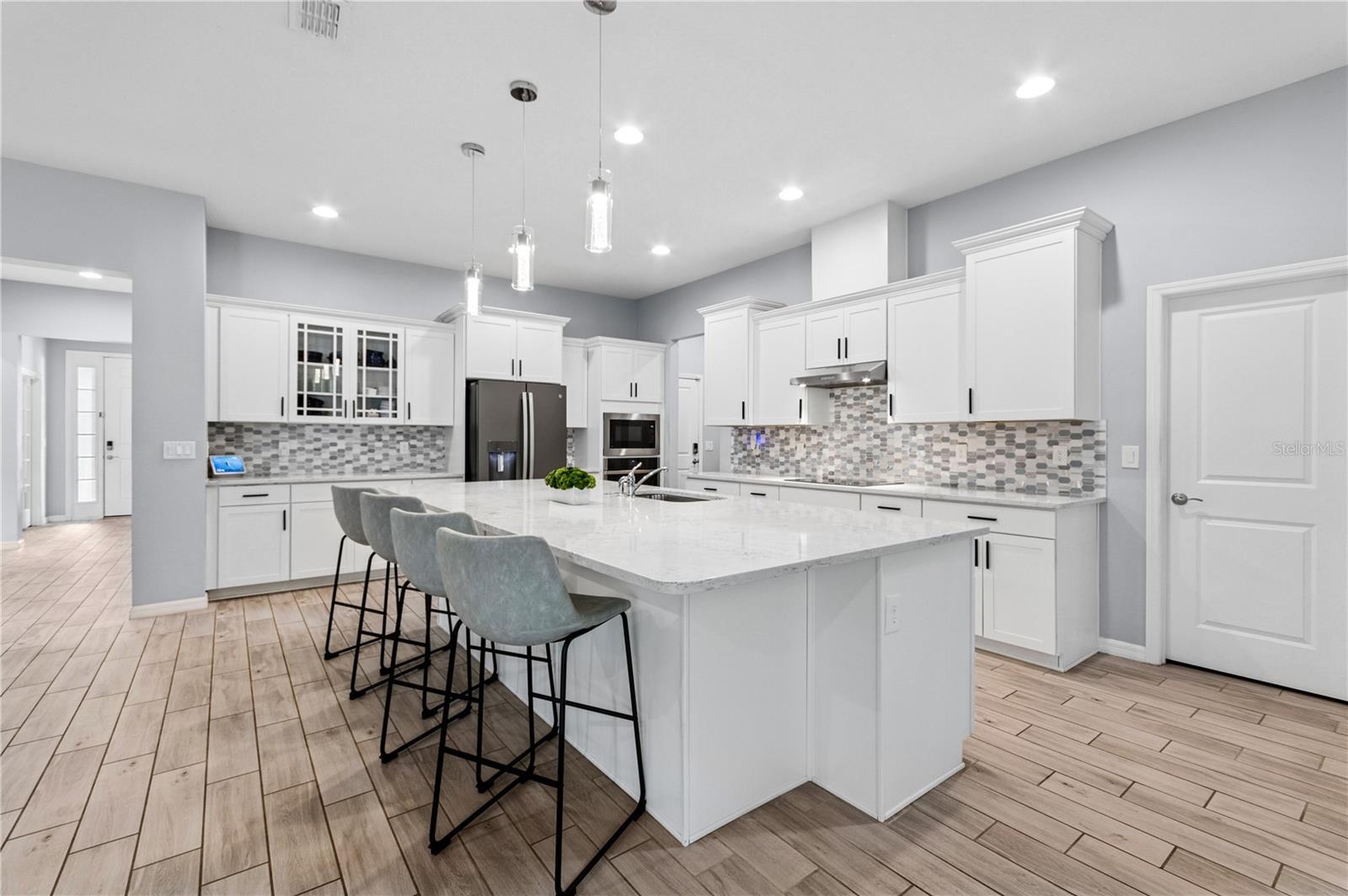 Property Photo: 10699 Petrillo Way FL 34787