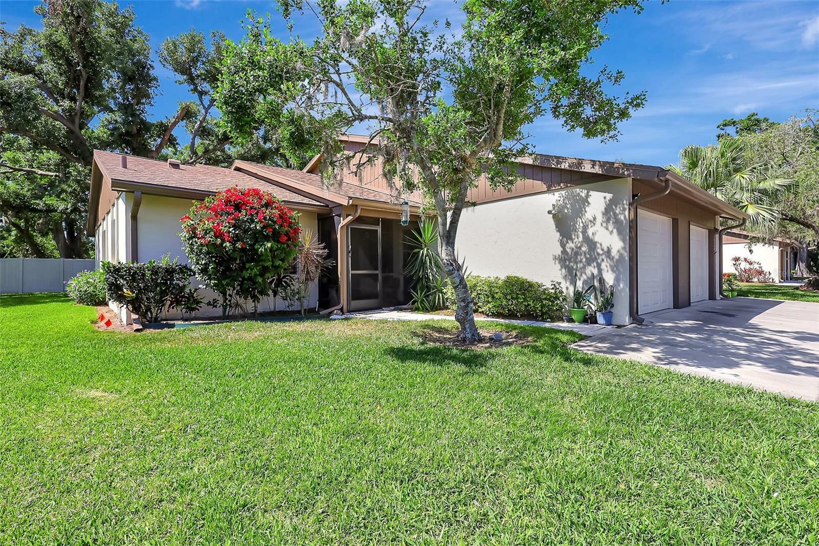 Property Photo: 4722 Oak Hill Lane 44 FL 34232
