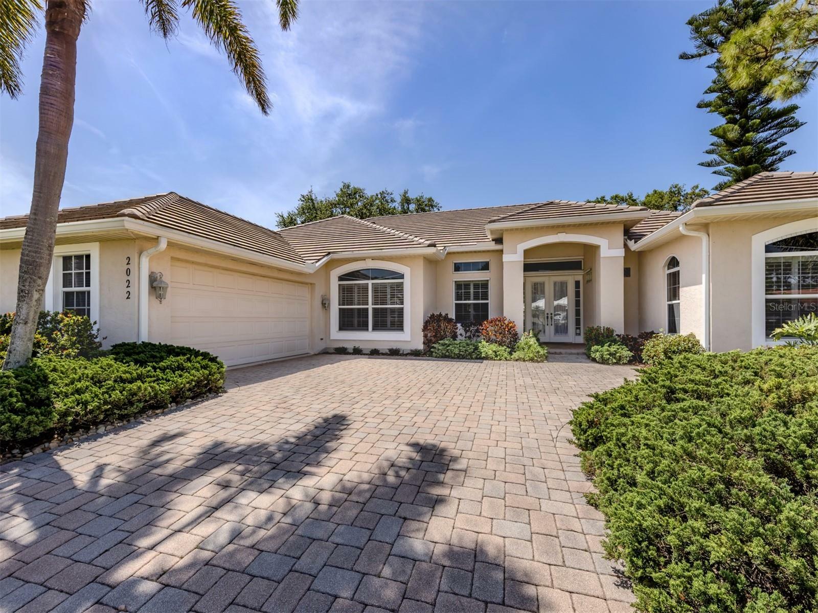 Property Photo: 2022 Calusa Lakes Blvd FL 34275