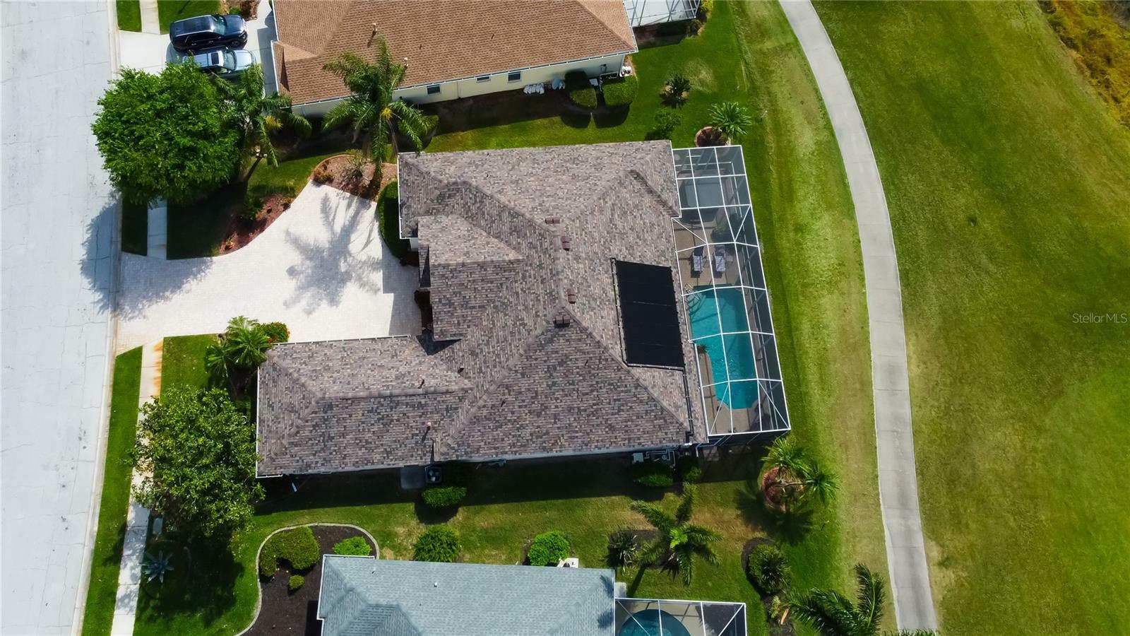 Property Photo: 522 Planters Manor Way FL 34212